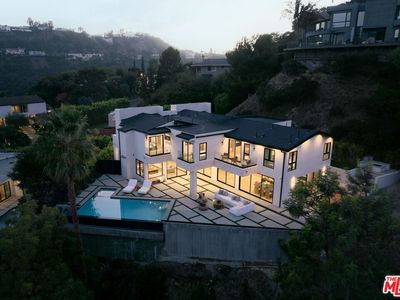 2608 Zorada Dr, Los Angeles, CA, 90046