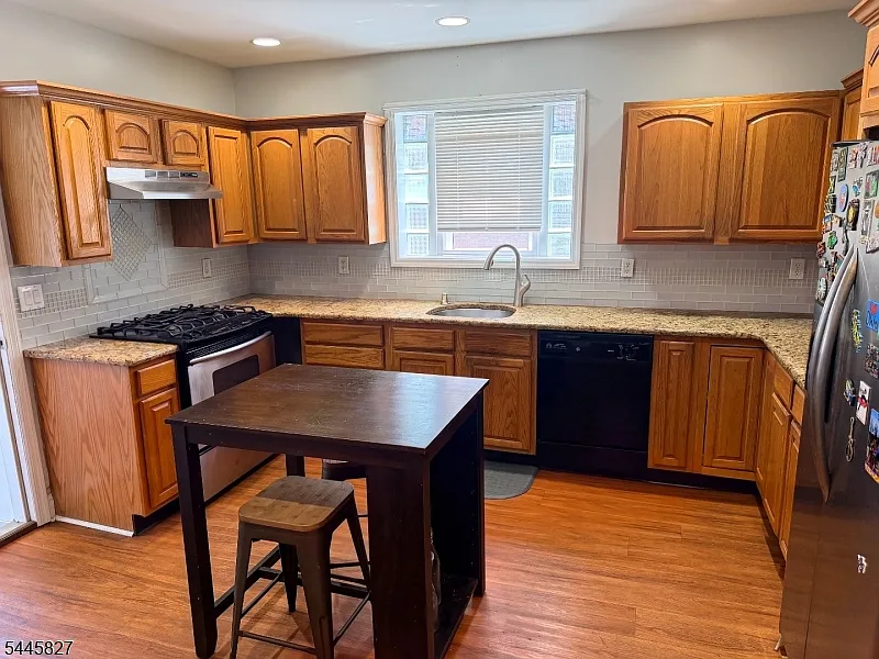 3 bed, 2.5 bath, $3,600 — Photo 4