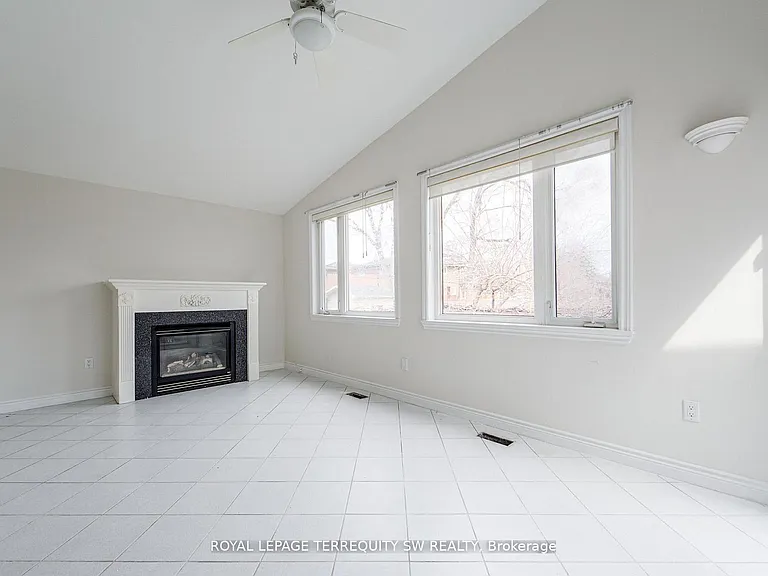 35 Euphrasia Dr — Photo 21