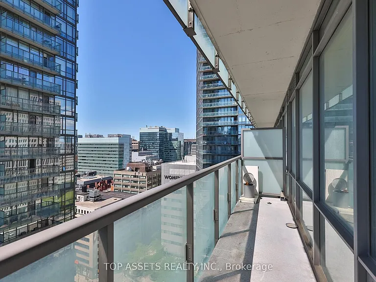 37 Grosvenor St #2109 — Photo 28
