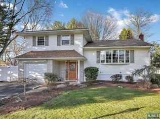 254 Andover Dr, Wayne, NJ 07470