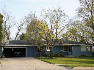 519 Orchard Ln, Port Washington, WI 53074