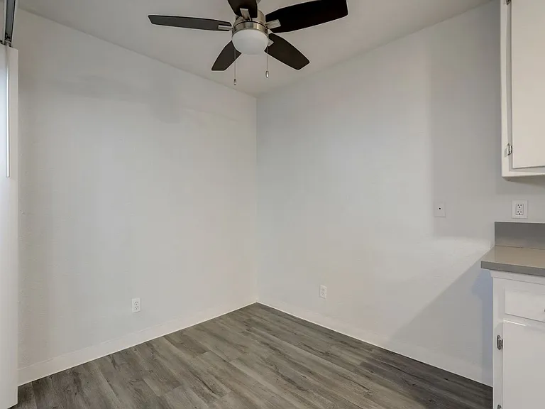 3537 Clarington Ave — Photo 33