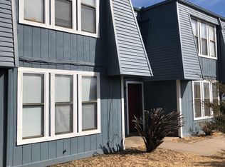 902 NE Tortoise Dr APT B, Lawton, OK 73507