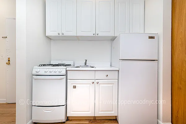 Rented by Copperwood Real Estate | media 9