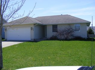 728 Redwood Ct, Genoa, IL 60135