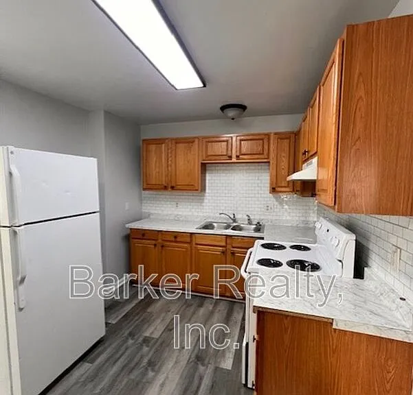 606B E Martin St — Photo 13