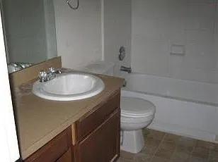 4 bed, 2.5 bath, 1944 sqft, $1,750 — Photo 2
