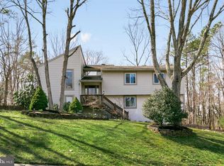 4 Foxcroft Ct, Voorhees, NJ 08043