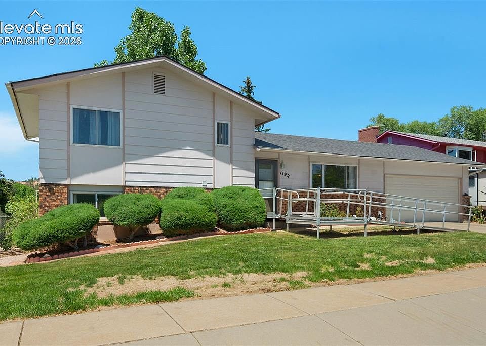 1st image of 1192 Applewood Dr