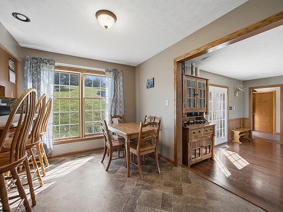 5th image of 242 Linmad Ln