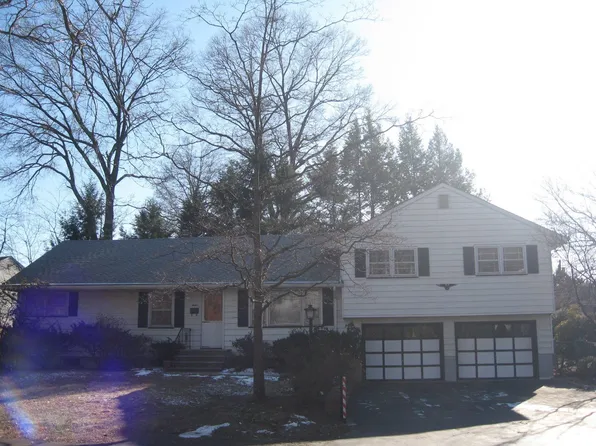 12 Park Pl, Middlesex, NJ 08846