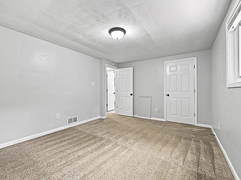 56 Pointview Rd — Photo 23
