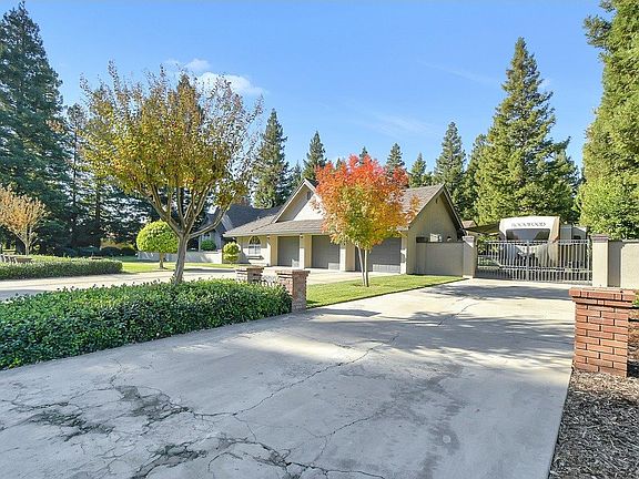 3rd image of 560 Gabriel Ave