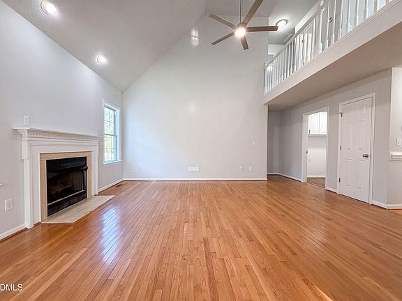 3rd image of 104 Kings Ct