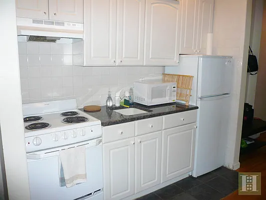 Rented by Halstead Real Estate | media 40