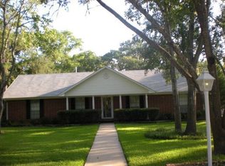 1505 Robinhood Ln, Lufkin, TX 75904