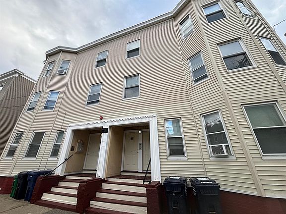 5th image of 278 Washington St APT 2
