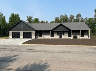 205 Hawthorne Ave NW, Warroad, MN 56763