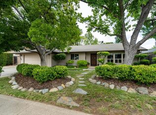 230 Woodhill Dr, Redding, CA 96003