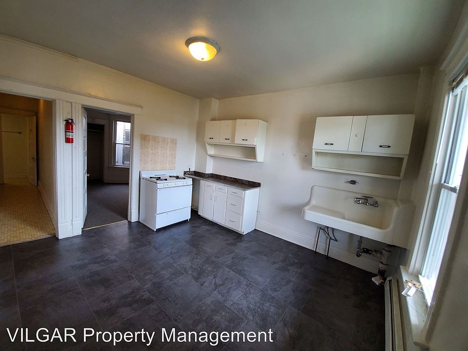 1st image of 3802 Euclid Ave APT 2R