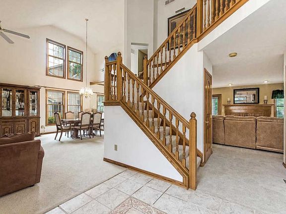 3rd image of 5719 Desmond Ct
