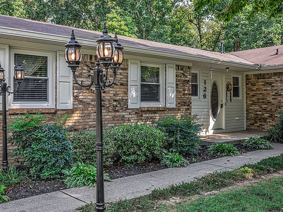 5th image of 126 Robin Hood Rd