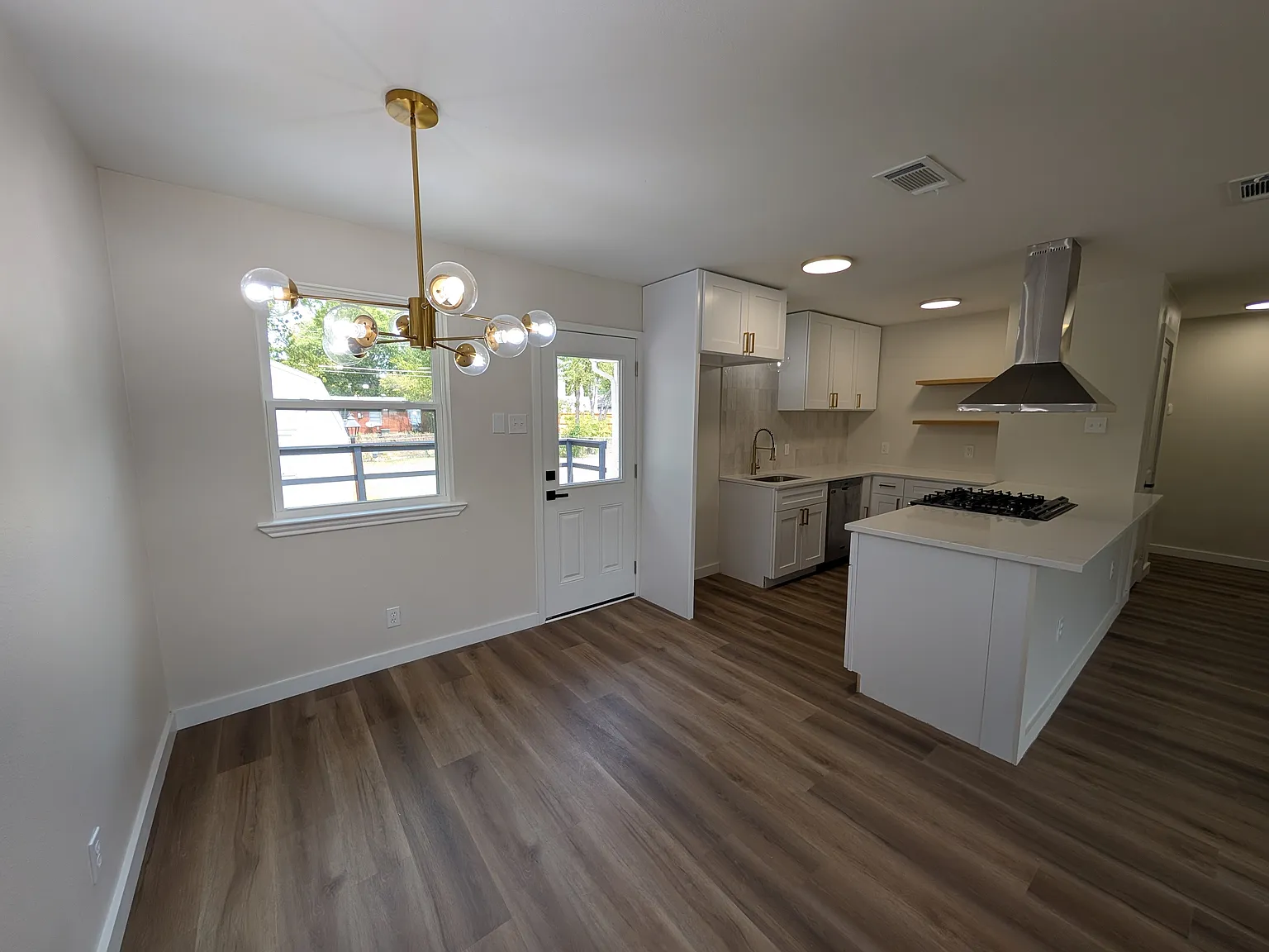 3 bed, 1091 sqft, $2,195 — Photo 4