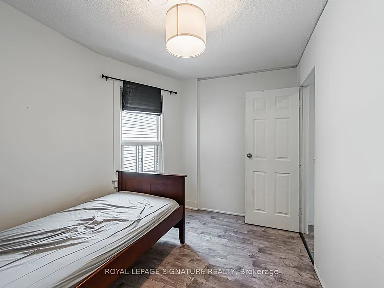 573 Coxwell Ave — Photo 18