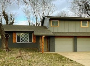 2202 Monticello Ave, Springdale, AR 72762