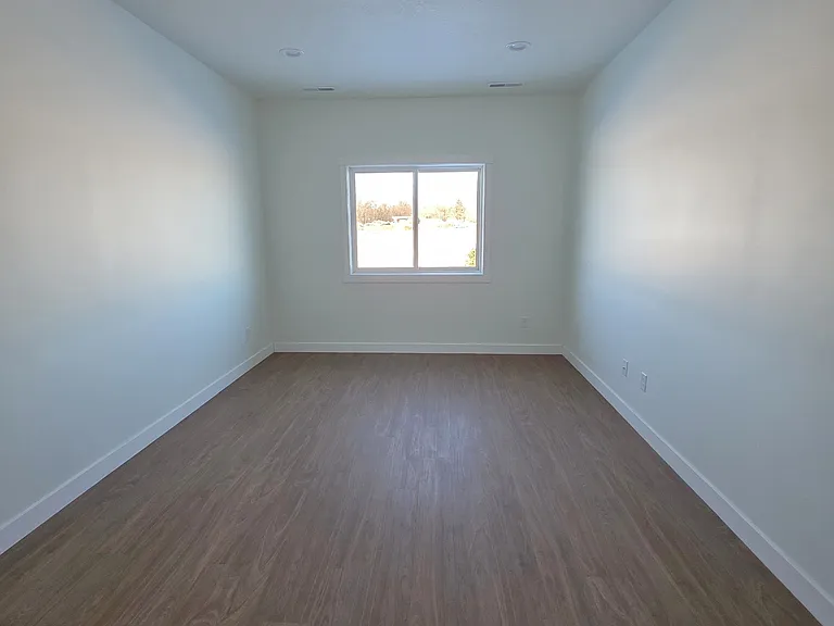 1227 Wisteria Ln — Photo 9