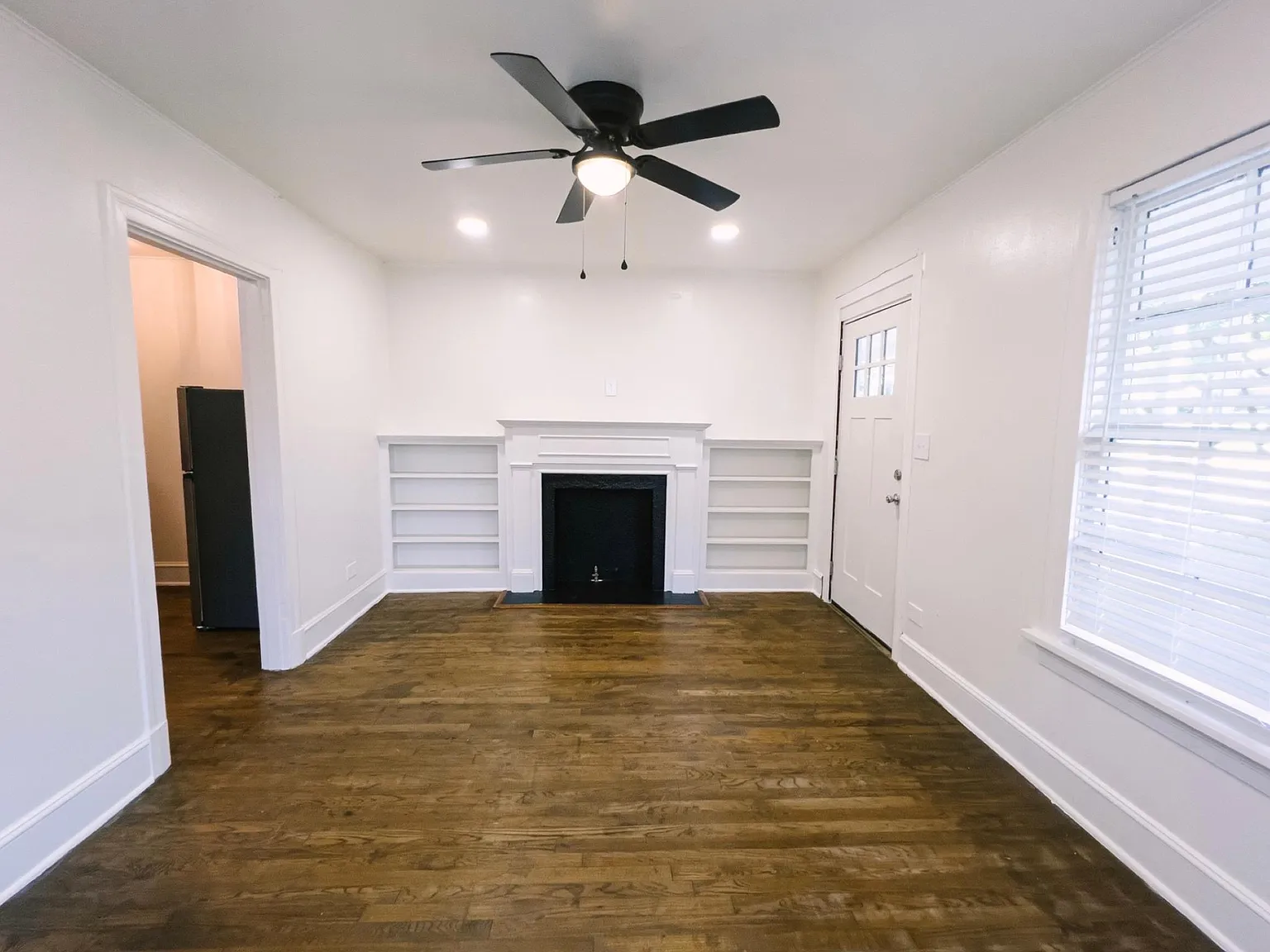 3317 Alexander Ave — Photo 2