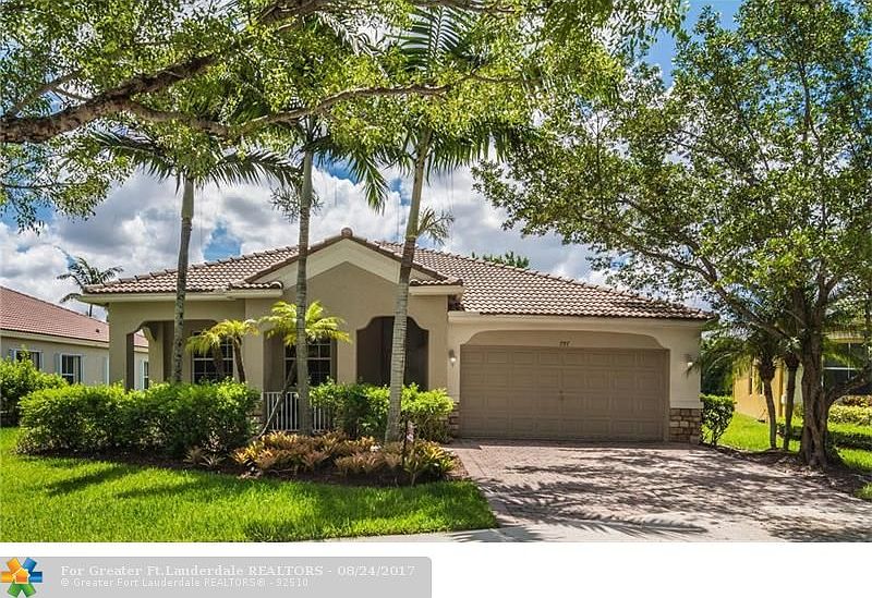 1st image of 797 Nandina Dr