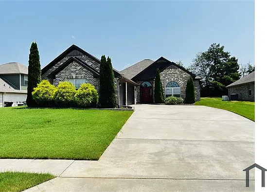 3 bed, 2006 sqft, $2,545 — Photo 2