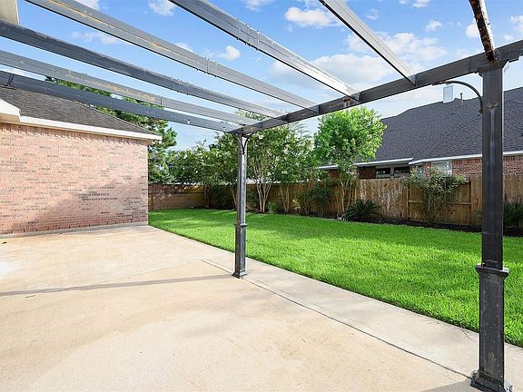 4th image of 10907 Lombardia Ct
