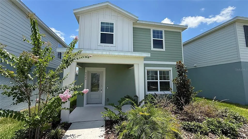 3 bed, 2.5 bath, 1628 sqft, $2,300 — Photo 2