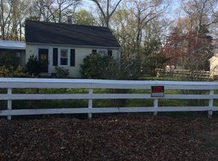 36 Riverside Ave, Flanders, NY 11901