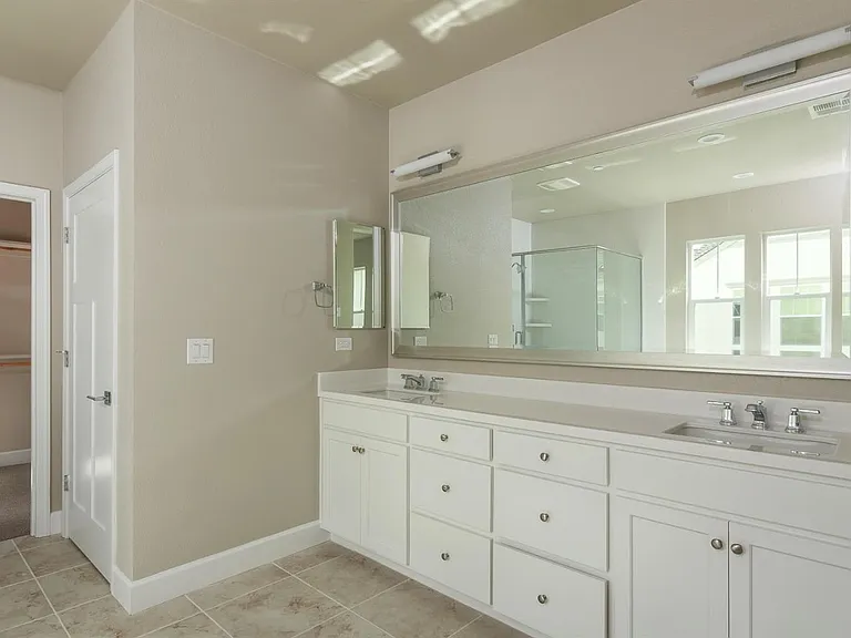 906 Woodbury Ln — Photo 18