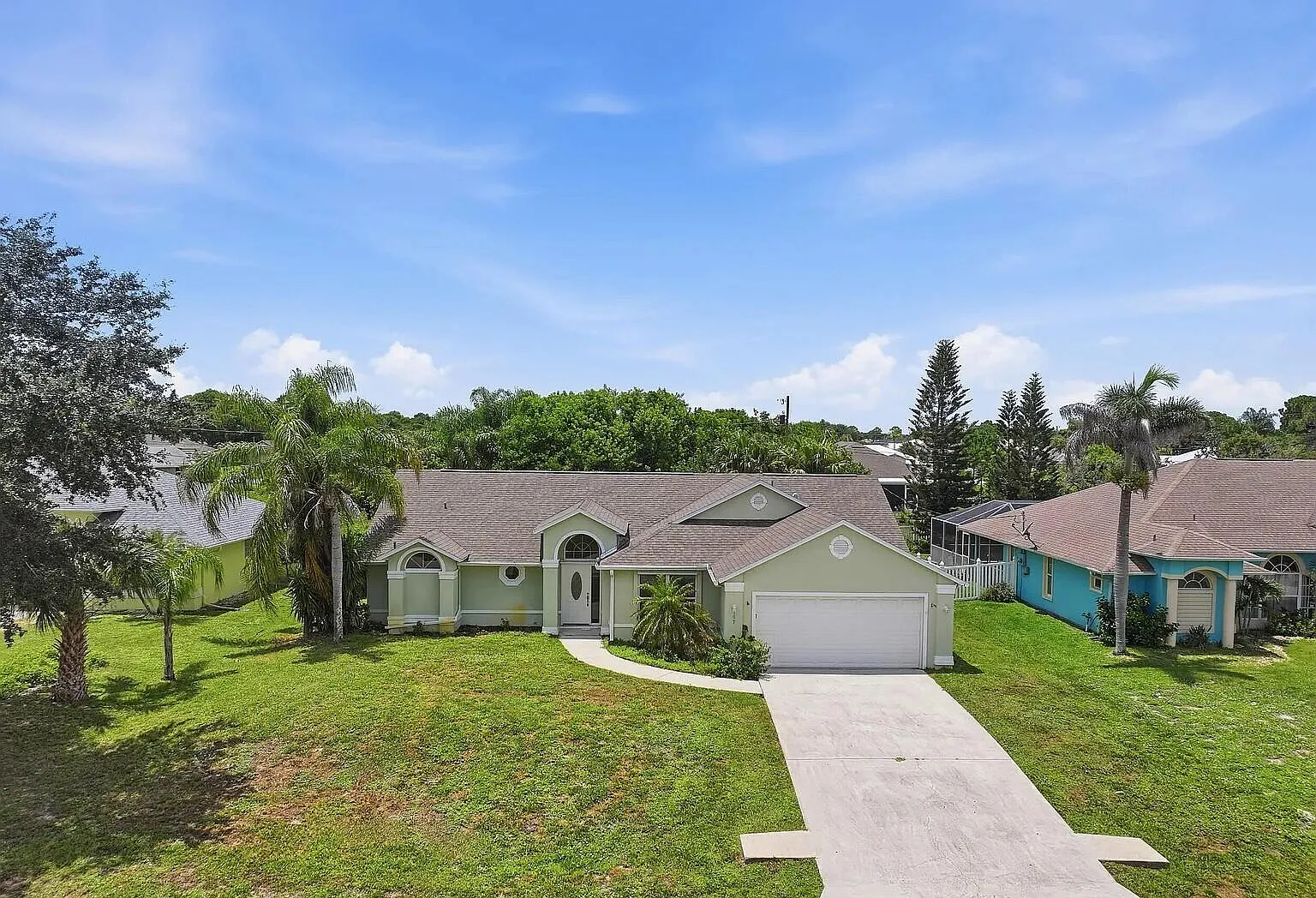 3 bed, 2.0 bath, 1837 sqft, $2,500 — Photo 3