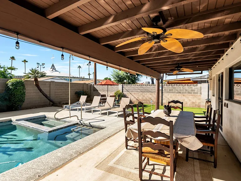 8631 E Berridge Ln — Photo 15