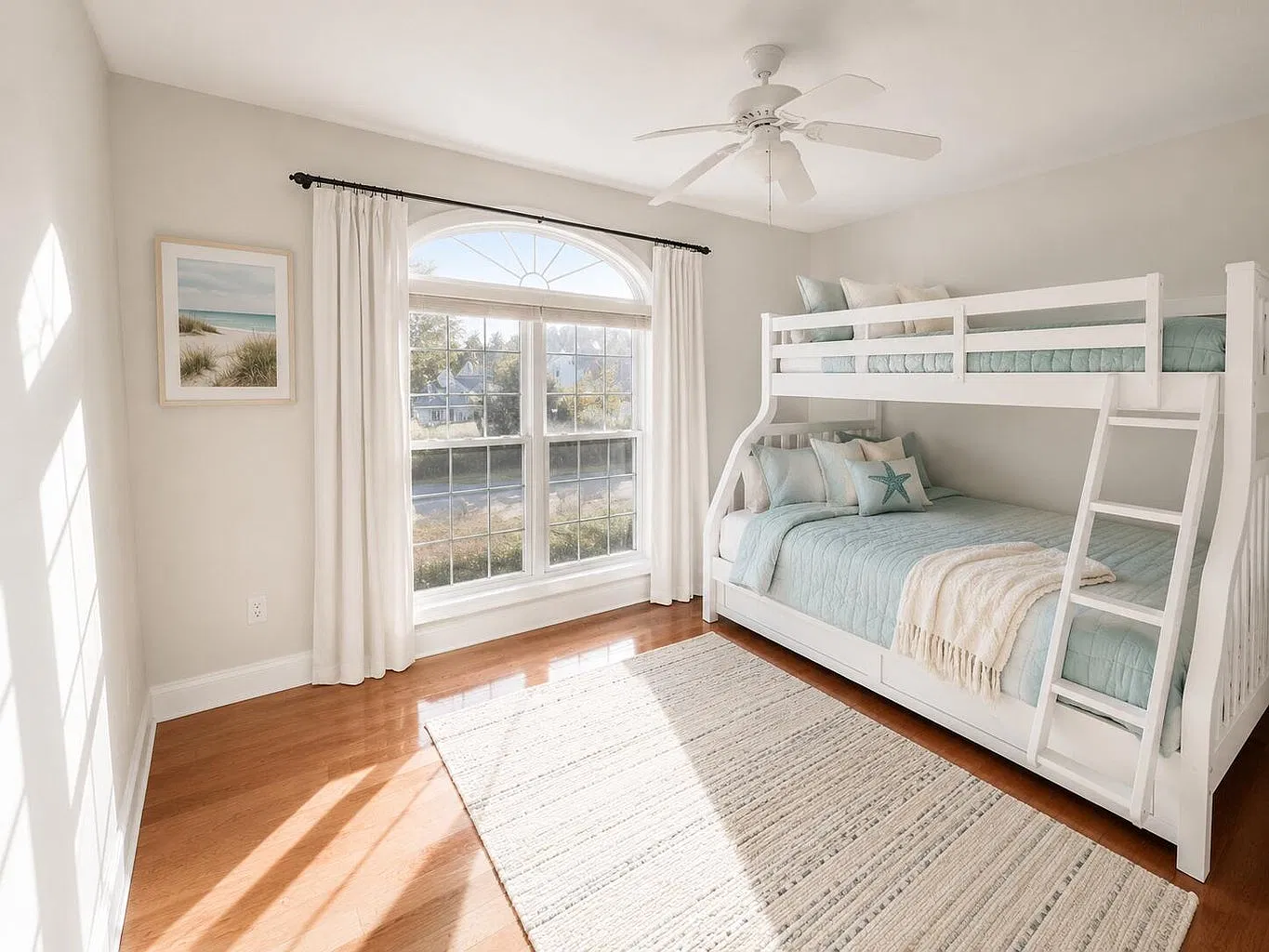 4 bed, 2.5 bath, 2842 sqft, $3,800 — Photo 3