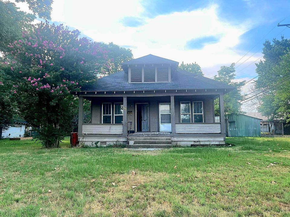 1st image of 104 Pine St