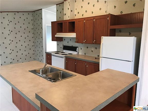 3rd image of 138 Hollybrook Dr