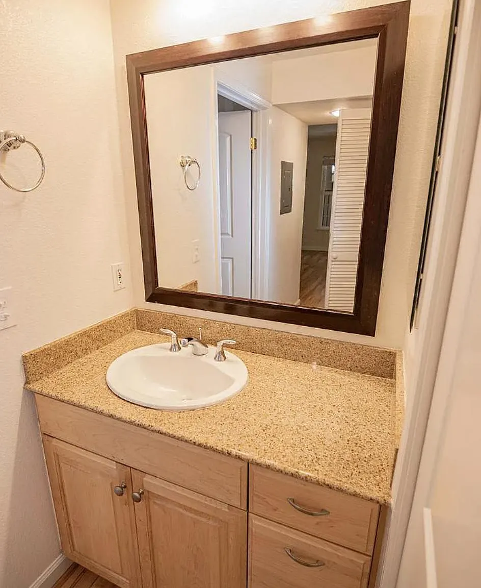2 bed, 878 sqft, $3,500 — Photo 1