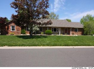 347 Westglen Dr, Glen Carbon, IL