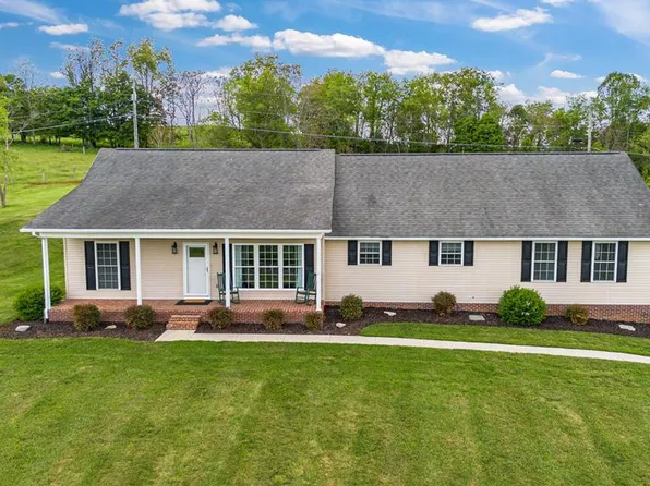 32383 Ramblewood Dr, Glade Spring, VA 24340