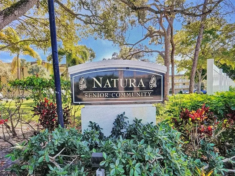 2528 SW Natura Blvd — Photo 37