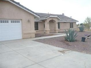 15464 Navajo Rd, Apple Valley, CA 92307