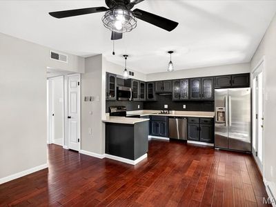 10140 Sakura Dr, Saint Louis, MO, 63128