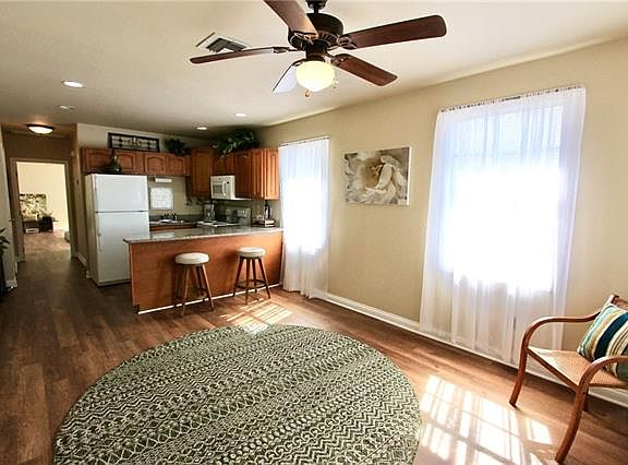 4th image of 3820 Cypress St
